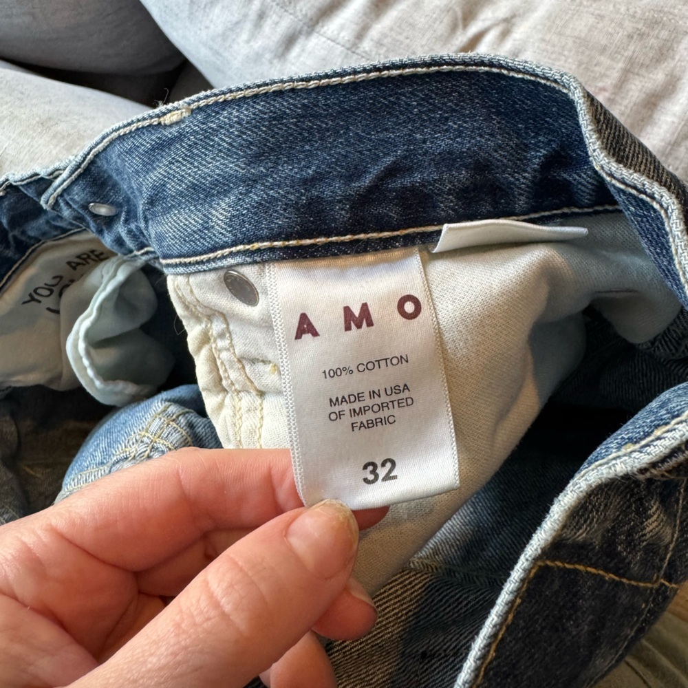 AMO Loverboy Twist Ankle Cropped Jeans - Picture 7 of 8